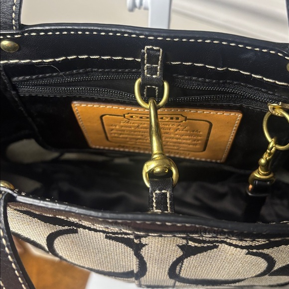 COACH SIGNATURE MONOGRAM Stylish Black and Tan Women's satchel - Picture 6 of 11